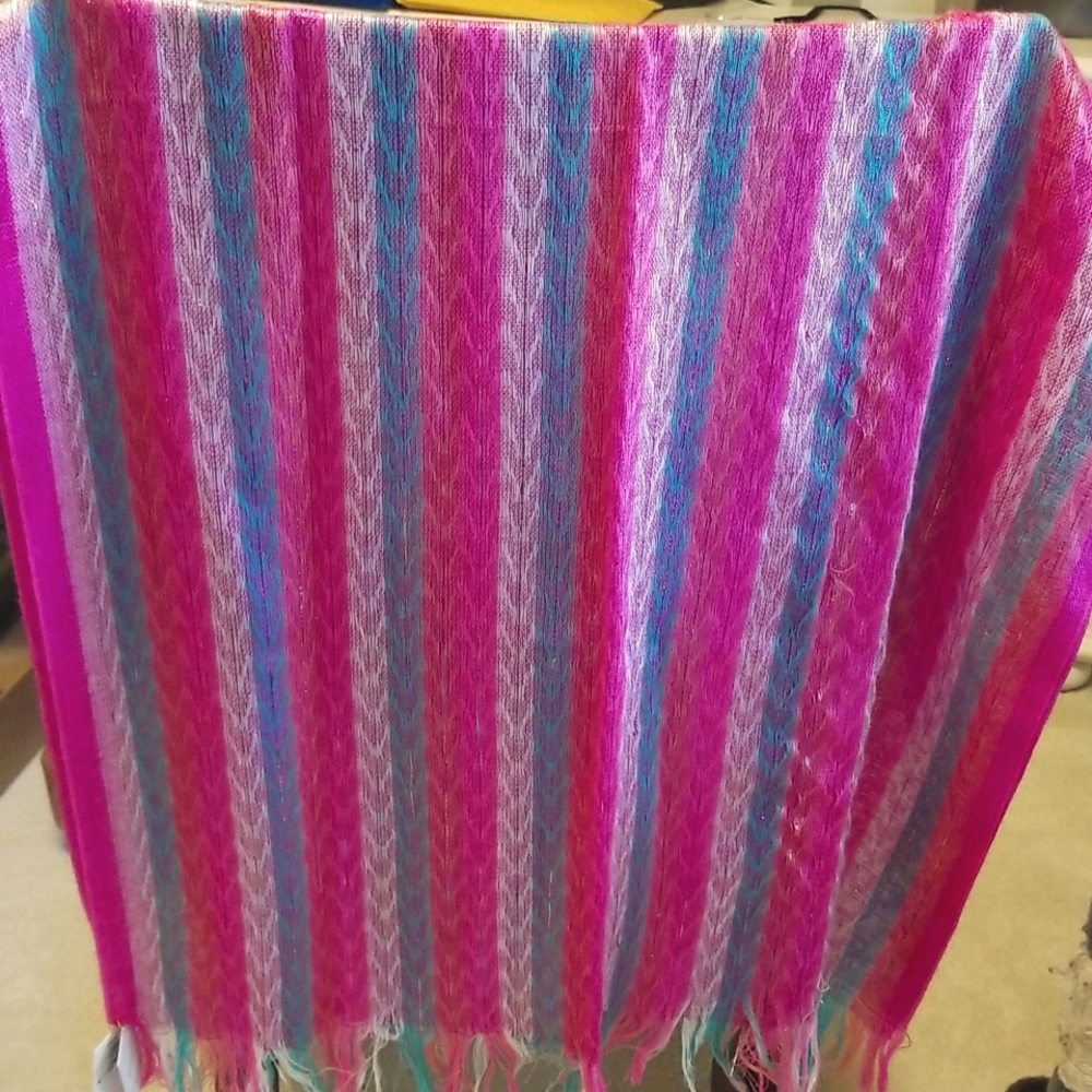 FIVE Scarves Bundle - Picture 5 of 6